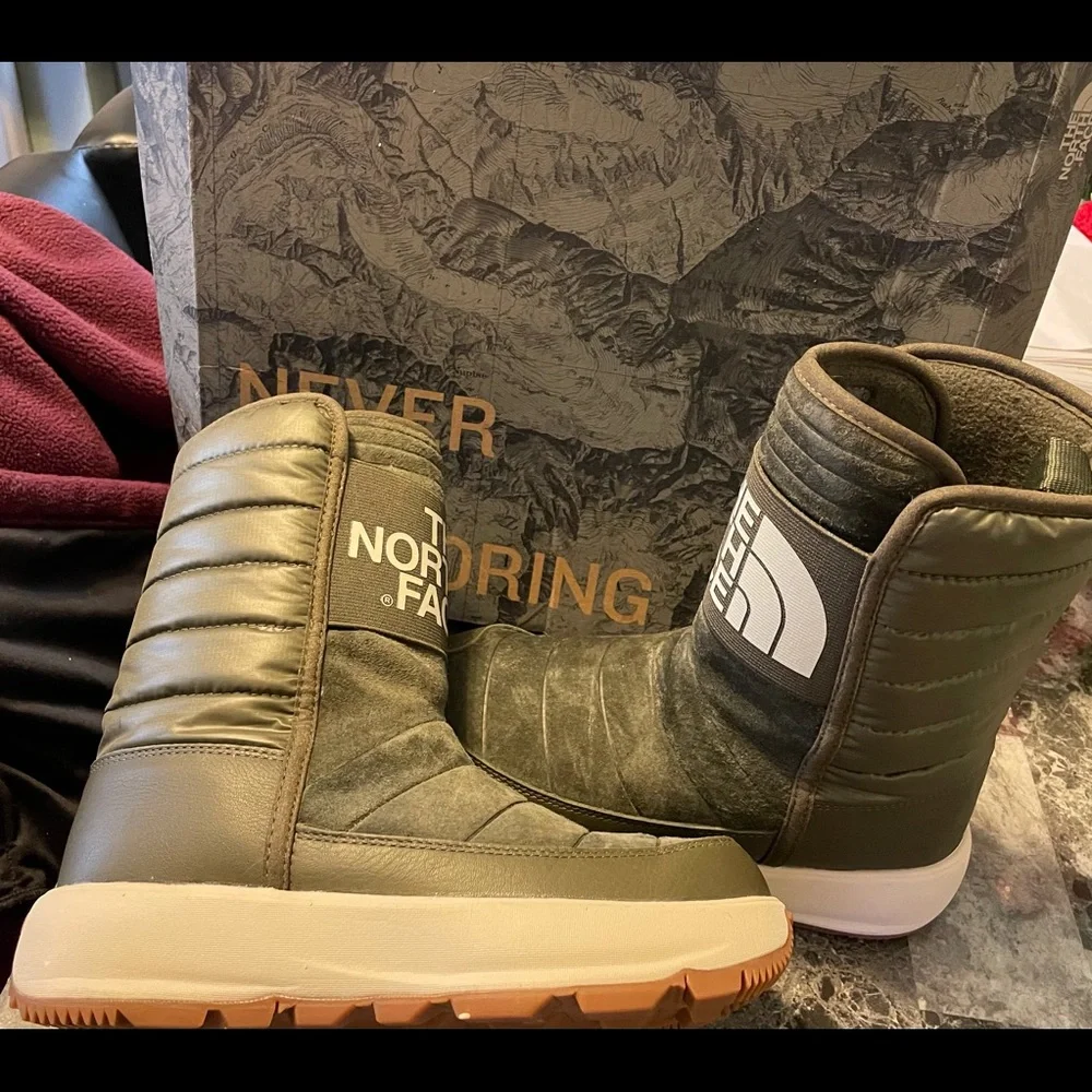 The North Face‎ Green Winter Boots Women’s size 6.5